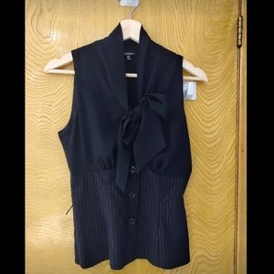 LE CHÂTEAU sleeveless empire waist blouse black